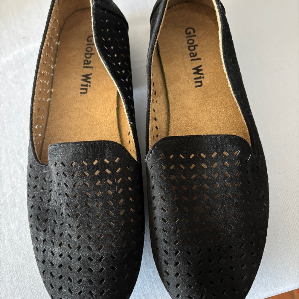 Global Win Women's Black Perforated Loafers